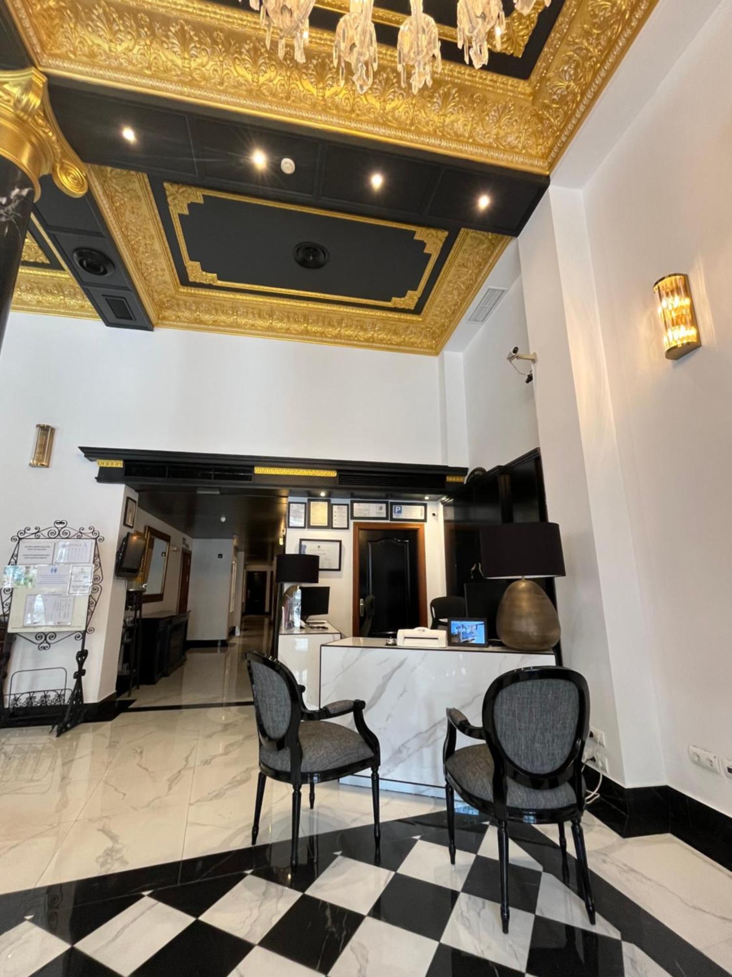 Adriano Boutique Sevilla Екстериор снимка